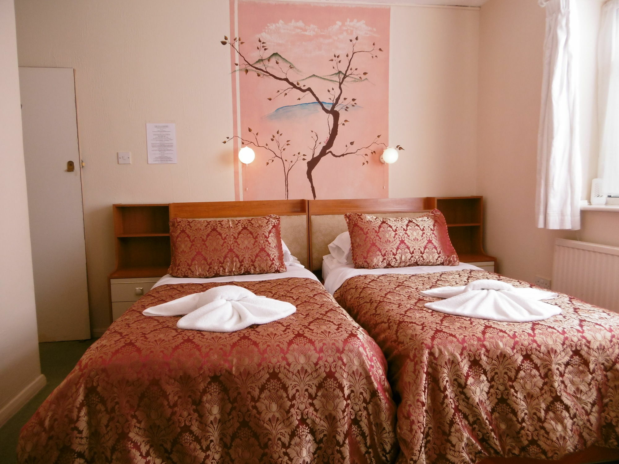 The Ellesmere Hotel อีสต์บอร์น ภายนอก รูปภาพ