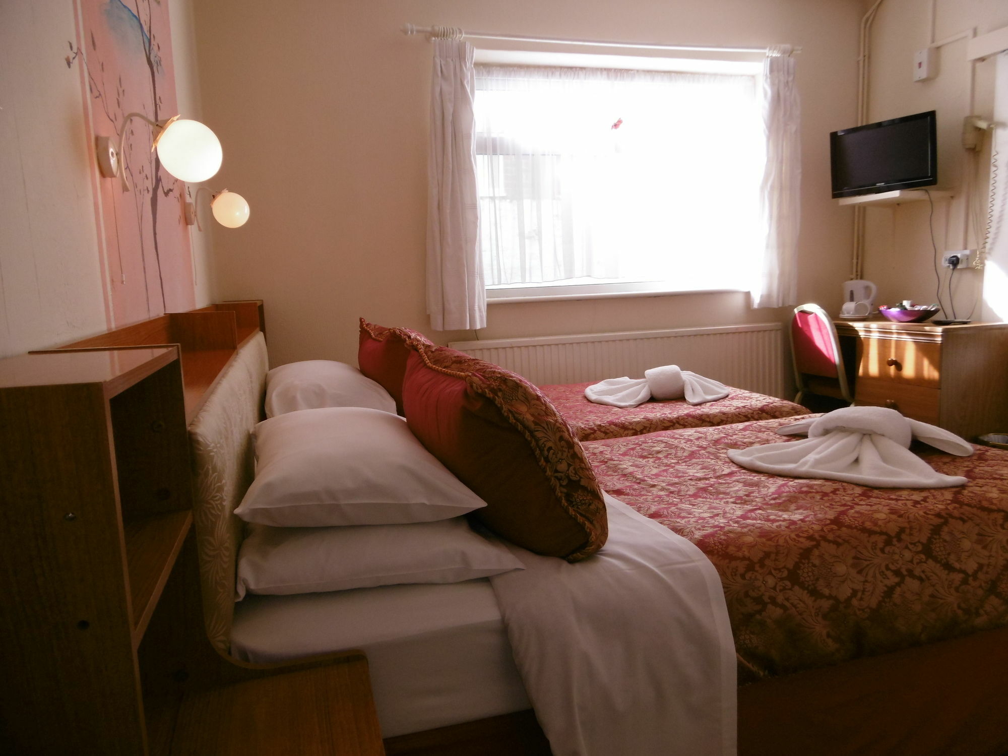 The Ellesmere Hotel อีสต์บอร์น ภายนอก รูปภาพ